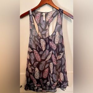 tini lili Navy Feather Print Racerback Tank, Medium